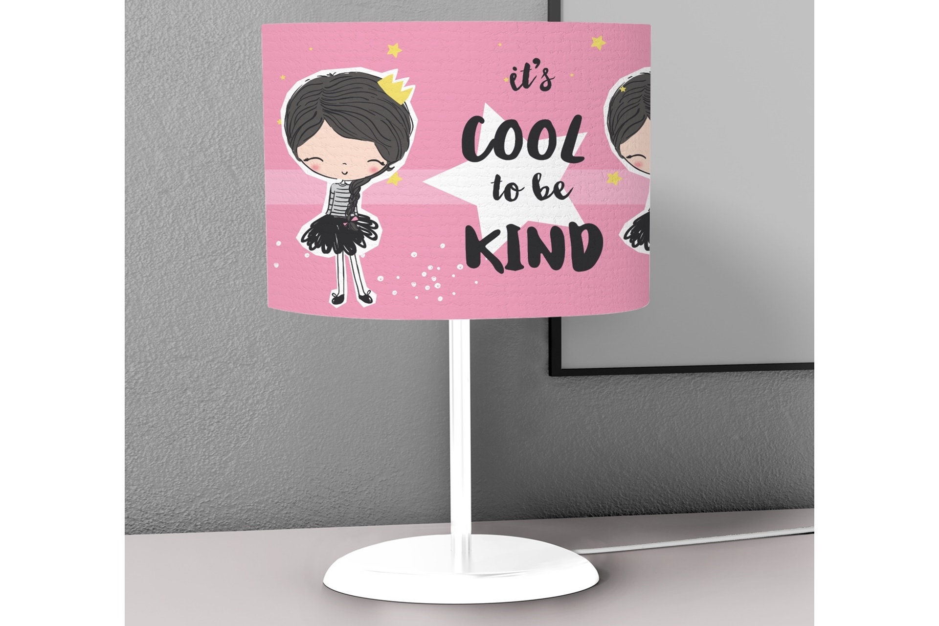 Cool To Be Kind Pembe Dijital Baskılı Abajur -1