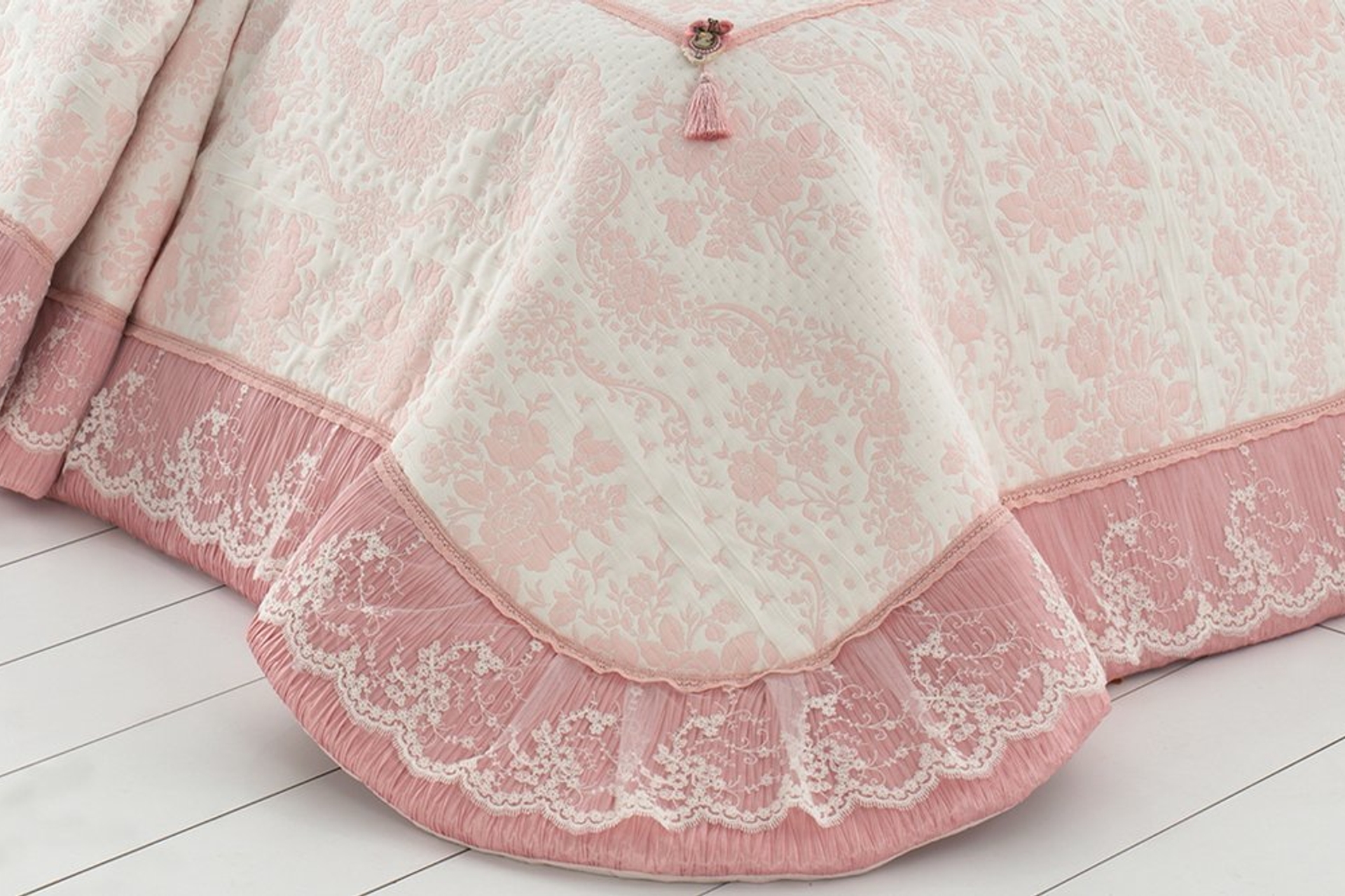 MATMAZEL ÇİFT KİŞİLİK YATAK ÖRTÜSÜ PUDRA DÖRT PARÇA PUDRA