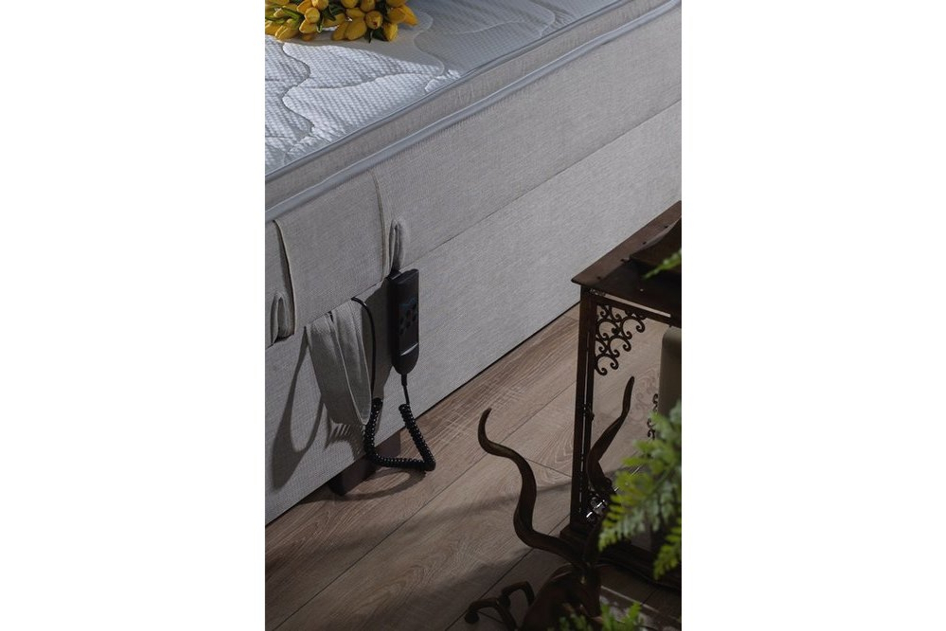 LEİLA HAREKETLİ SANDIKLI ÇİFT KİŞİLİK BAZA BAŞLIK YATAK