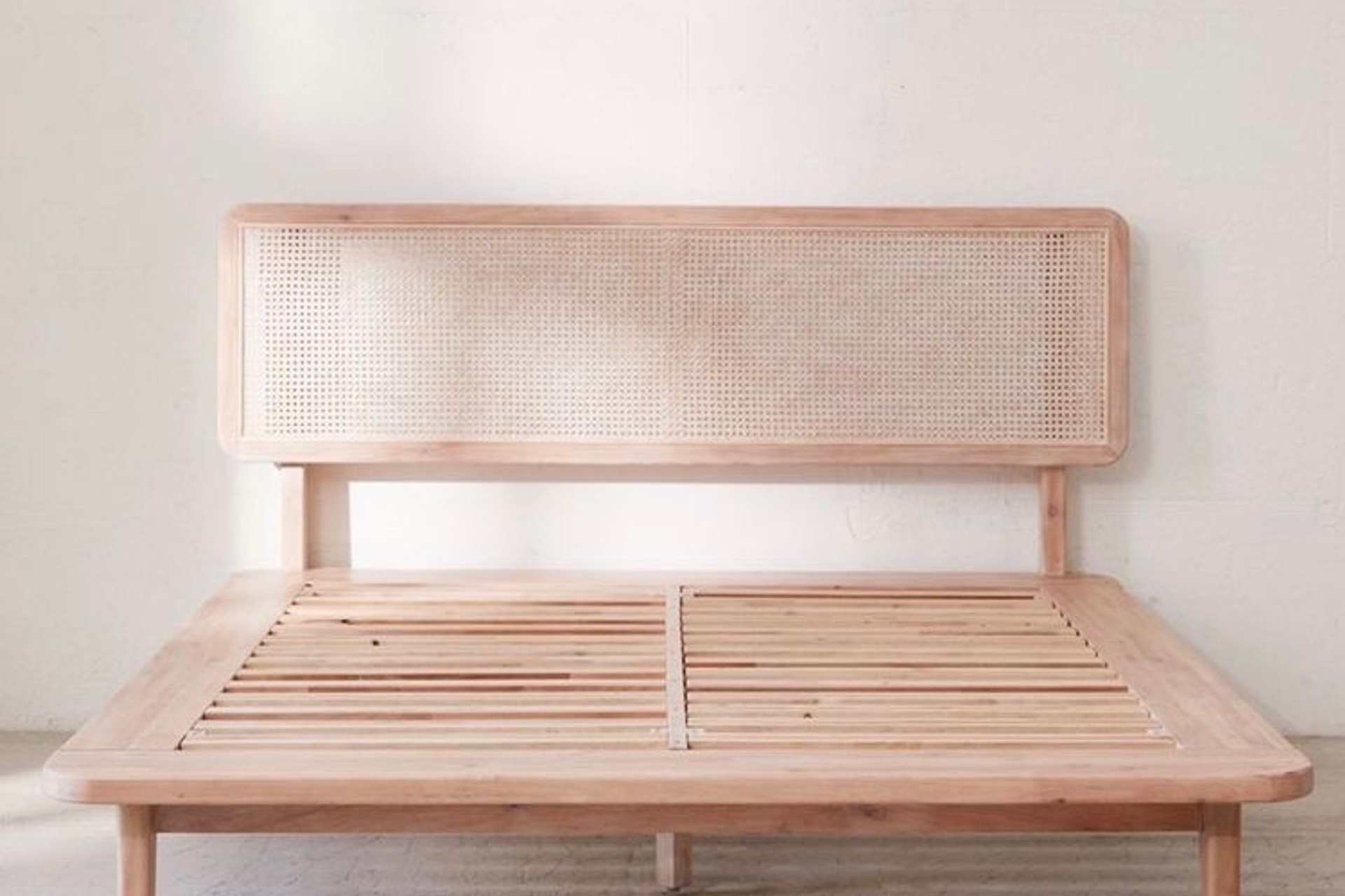 SOHOMANJE HAZERAN BASLIKLI AHSAP KARYOLA FİYATI Vivense