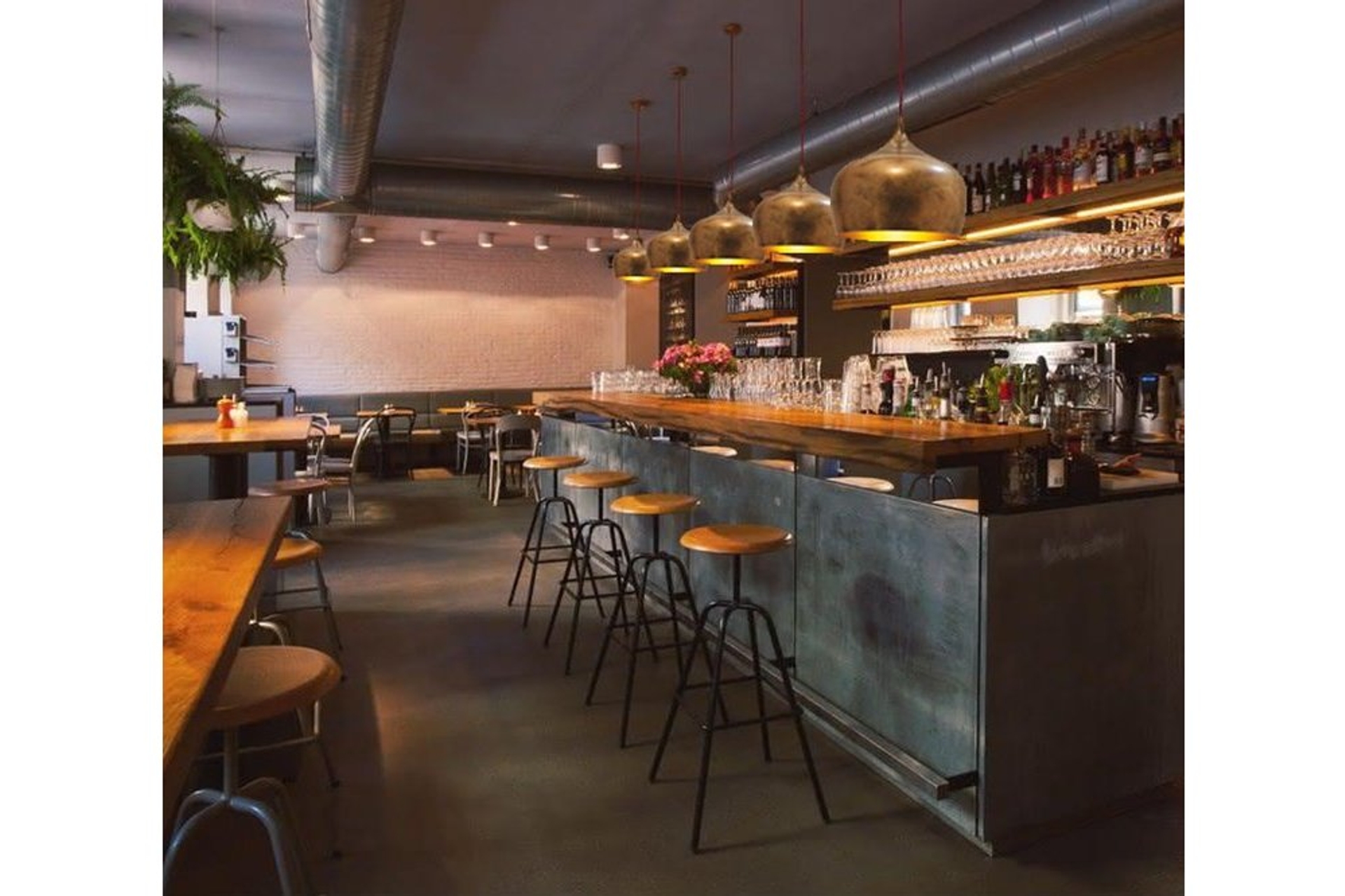 кафе мадо на торговой. Shortlist bar дизайн.