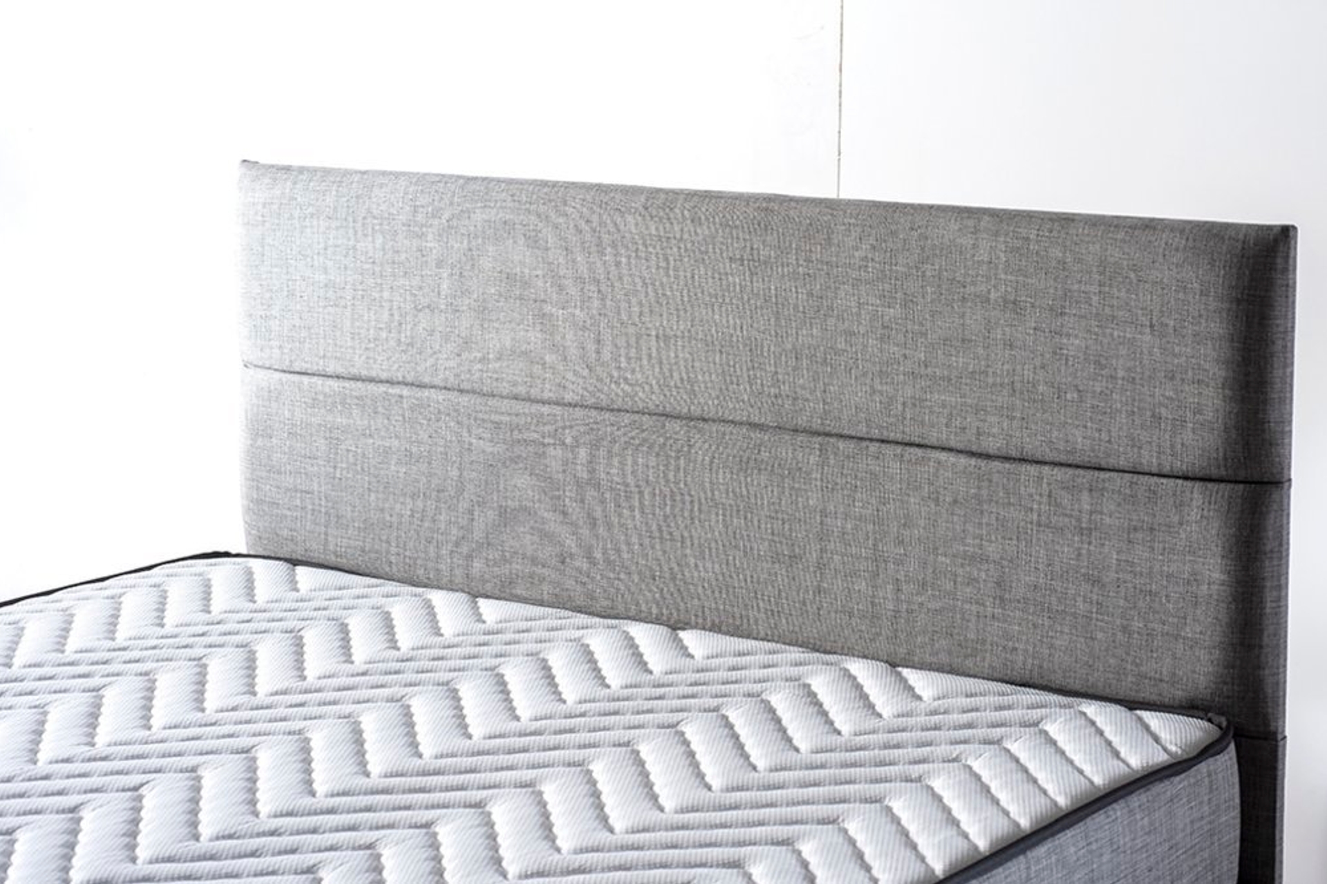 NİRON SİLVER BAZA BAŞLIK YATAK SETİ 180X200 ÇİFT KİŞİLİK