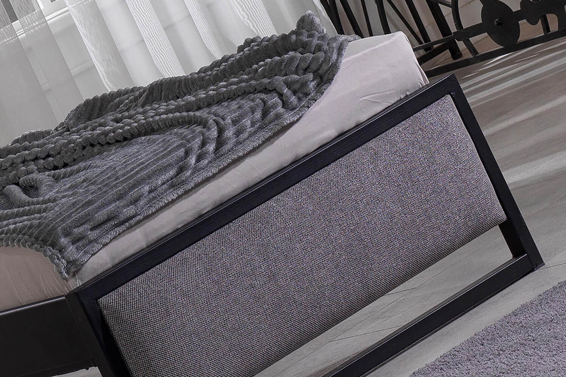 UNİMET CHİMERA TEK KİŞİLİK METAL KARYOLA 90X200 SİYAH