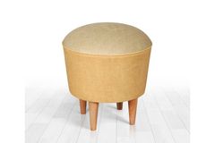 Sandy Poef met Houten Poten, Mosterdgeel