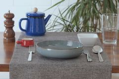 Massarelli effen linnen loper, lichtgrijs