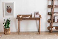 Moon Bureau Met Panelen, Walnoot