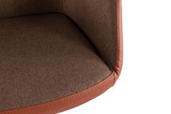 Dora Bureaustoel, Bruin en Steenrood