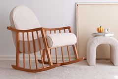 Junia Klea Schommelstoel, Wit