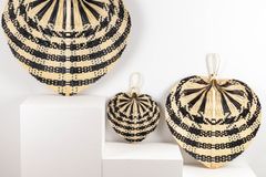 Rieten ventilator wandornament, zwart, groot