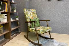 Asedia Trend Retro Schommelstoel, Groen & Walnoot