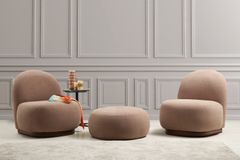 Tina Fauteuil, Bruin