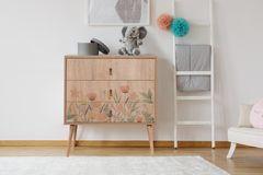 City Tulip Chest of Drawers, Oak