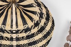 Rieten ventilator wandornament, zwart, groot
