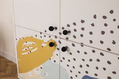 Dot Multifunctioneel Kast met Metalen Poten