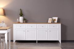 Lora Dressoir