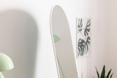 Marsah Ovale Metalen Staande Spiegel, 180x70 cm, Wit