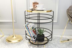 Bino Avant-Garde Bijzettafel met Rekken & Gouden Poten