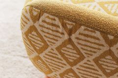 Joan Aztec Oorfauteuil, Geel