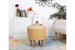 Sandy Poef met Houten Poten, Mosterdgeel