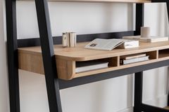 Noma Neu Bureau, Zwart