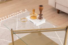 Olivya Salontafel, Messing Verouderd