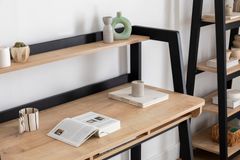 Noma Neu Bureau, Zwart