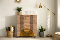 Leva Sun Ladekast, Pijnboom