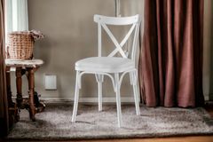 Frühling Stoel, Wit