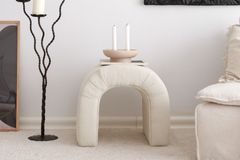 Junia Nu Poef, Creme