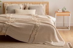 Luna Chanda Bedovertrek, Dubbel