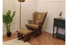 Baroque Schommelstoel, Bruin & Walnoot