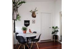 Tulip Tafel met Zwarte Poot