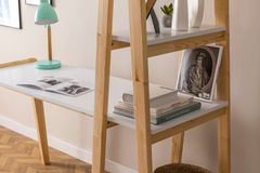 Noma Tafel met Boekenrek