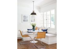 Tulip Tafel met Witte Poot