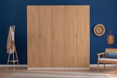 Luna Nox, Kastdeur, Eiken