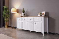 Lora Dressoir