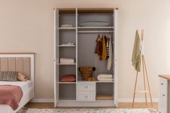 Lora Kledingkast met 3 Deuren