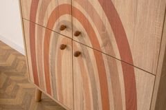 Iris Multifunctioneel Kast met Houten Poten