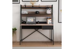 Arte Bureau met Metalen Poten, Walnoot en Zwart