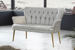 Armens 2-Sitzer Sofa mit Goldenen Beinen und Armlehnen, Creme