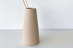 Conical Keramiek Vaas, Beige