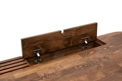 Moon Bureau, Walnoot