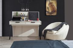 Colosseum Bureau, Wit