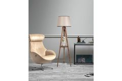 Francesca Houten Vloerlamp met Driepoot & Rek, Bruin & Dennenhout