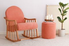 Junia Klea Schommelstoel, Zalm
