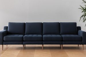 Normod 4-Sitzer Sofa mit Holzbeinen aus Nussbaum, Dunkelblau