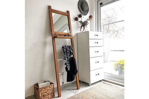 Neo Mirror Ladder Rack, Walnut