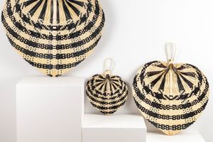 Rieten ventilator wandornament, zwart, groot