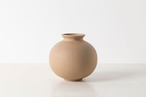Dennis Vase, Cream