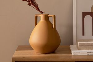 Světle hnědá váza Organic Regina